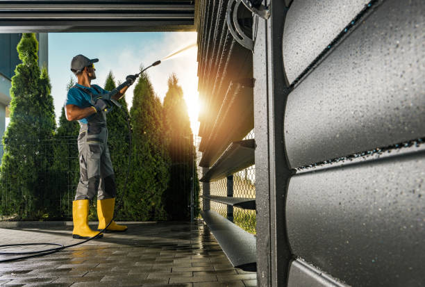 Best Deck Cleaning Services  in Tompkinsville, KY