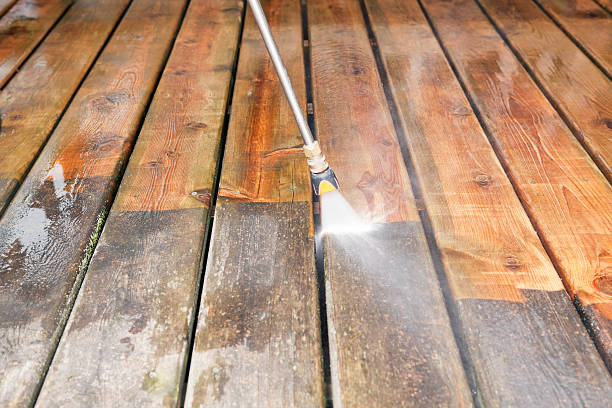 Best Deck Pressure Washing  in Tompkinsville, KY